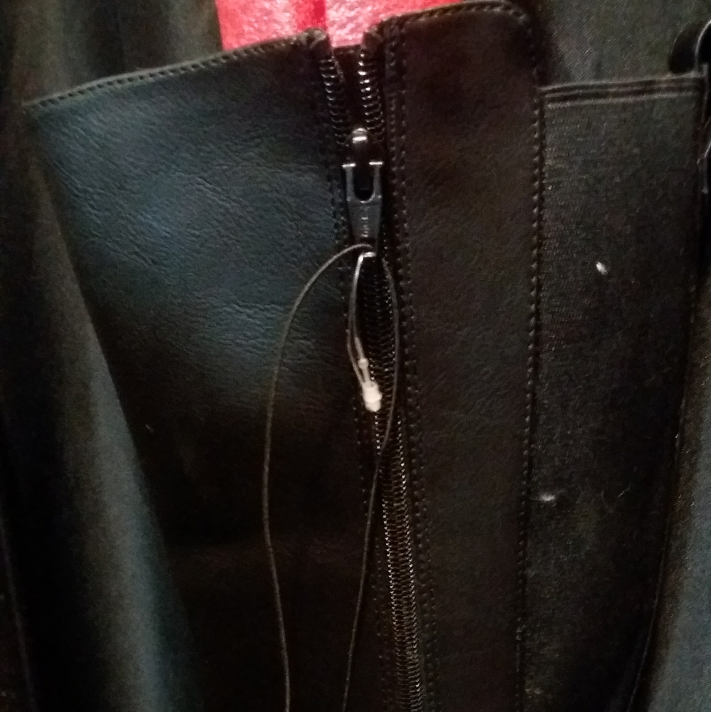 Excellent black leather zippered boots - Picture 5 of 6